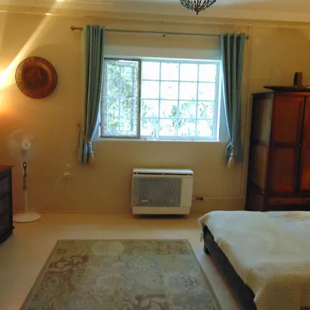 Holiday home The Gina Gubor House *