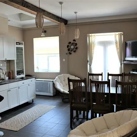 The Gina Gubor House Holiday home